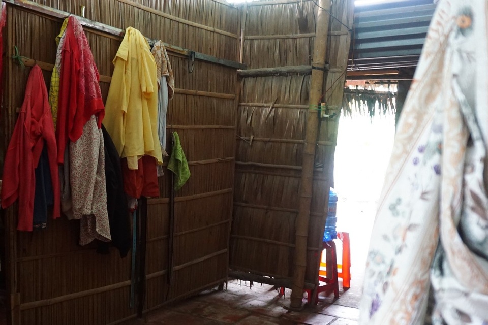Nữ sinh xuất sắc nhất khối và viễn cảnh dang dở học đường vì mẹ ung thư - 4 Nữ sinh xuất sắc nhất khối và viễn cảnh dang dở học đường vì mẹ ung thư - 4