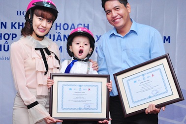 Đức Thịnh, Thanh Thuý dạy con an toàn giao thông