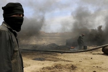 Các tay súng IS chiếm giếng khí đốt chính ở khu vực miền Đông Syria