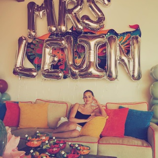 Loạt ảnh sắp làm cô dâu đạt 7,1 triệu lượt thích của Selena Gomez - 2 Loạt ảnh sắp làm cô dâu đạt 7,1 triệu lượt thích của Selena Gomez - 2
