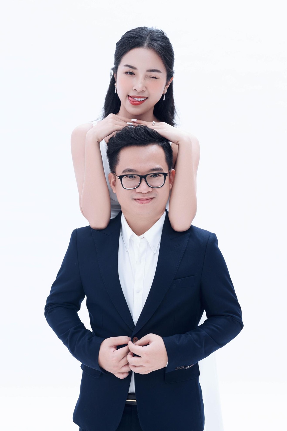 Á hậu Thúy An bất ngờ tung ảnh cưới và công bố kết hôn cùng chồng Tiến sĩ - 7 Á hậu Thúy An bất ngờ tung ảnh cưới và công bố kết hôn cùng chồng Tiến sĩ - 7