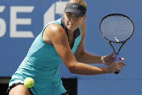 Wozniacki và Sharapova tranh vé vào tứ kết