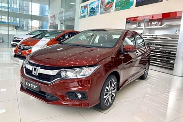 Các hãng vẫn ra sức giảm giá xe xả hàng tồn trước Tết