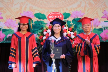 Lần đầu tiên ĐH Quốc gia Hà Nội có 8 sinh viên trường Y tốt nghiệp xuất sắc