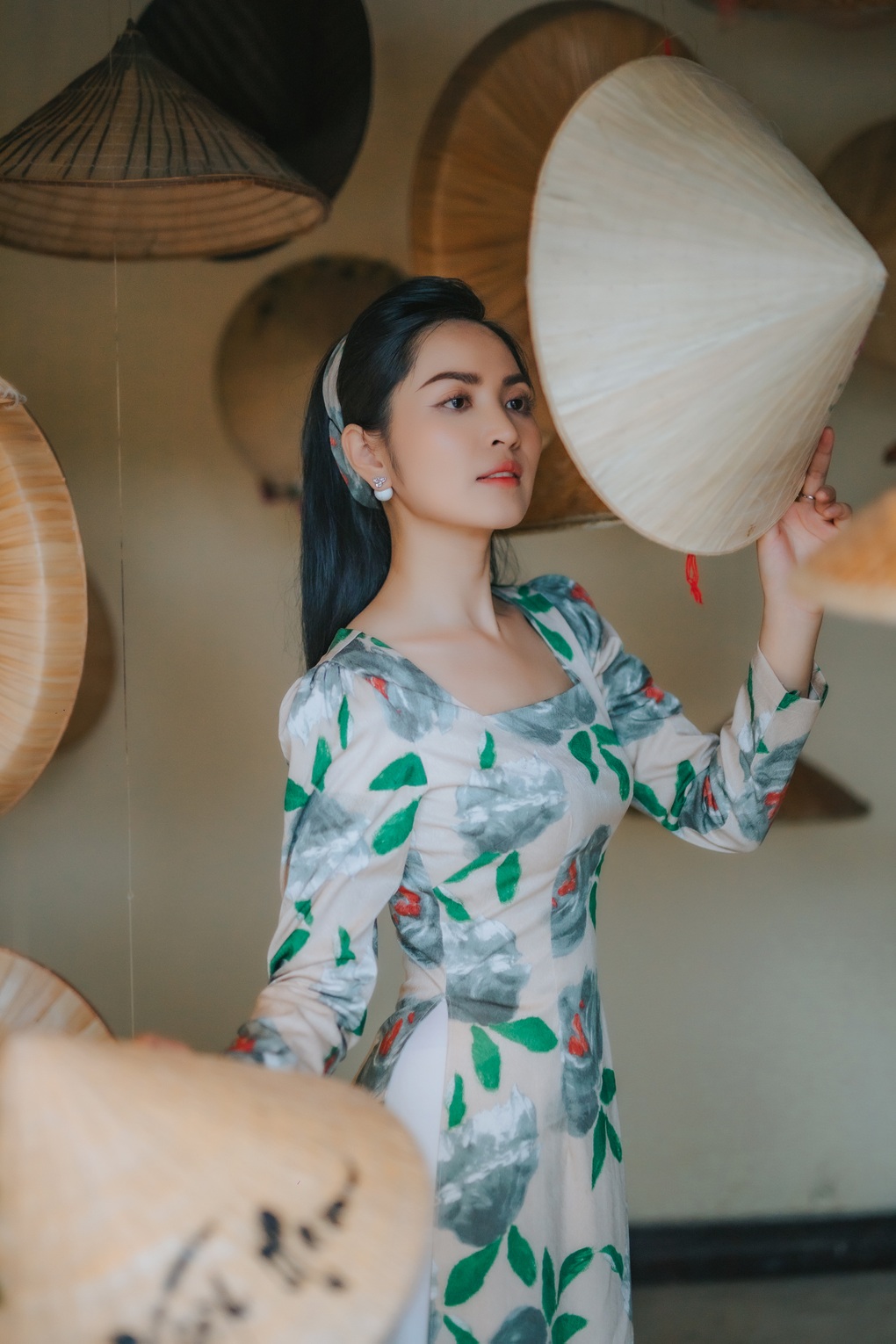 Ca sĩ Duyên Quỳnh: Tôi muốn mang nhạc quê hương đến gần với khán giả trẻ - 2 Ca sĩ Duyên Quỳnh: Tôi muốn mang nhạc quê hương đến gần với khán giả trẻ - 2