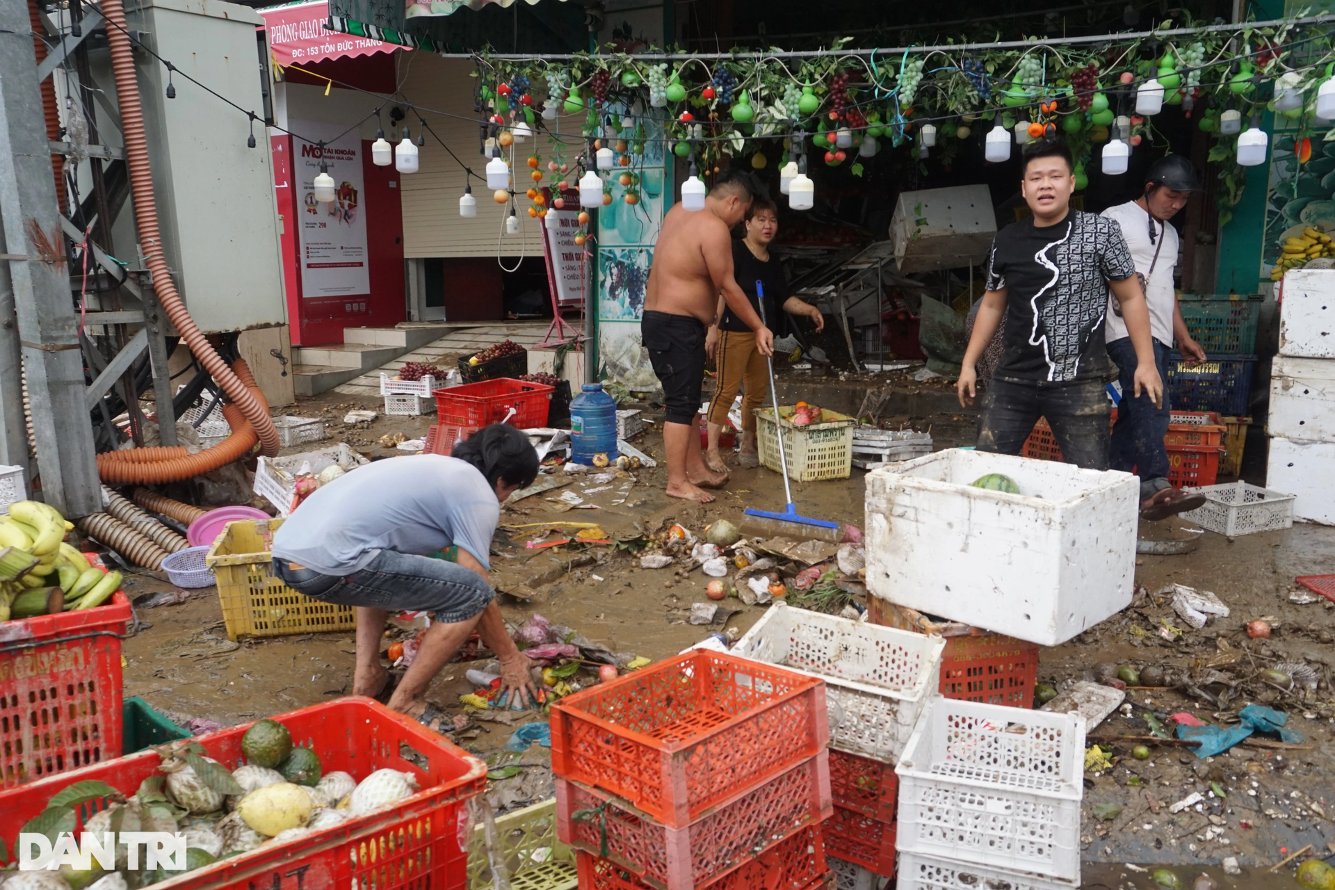 Đà Nẵng: Hầm chui Điện Biên Phủ ngập tới nóc, mặt đường bùn dày cả tấc - 8 Đà Nẵng: Hầm chui Điện Biên Phủ ngập tới nóc, mặt đường bùn dày cả tấc - 8