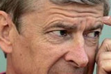 Wenger quan ngại vòng sơ loại Champions League