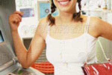 Cấm ăn mặc “mát mẻ” nơi công sở