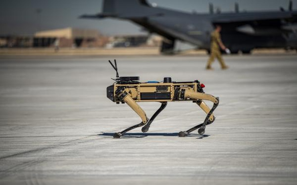 Siêu khuyển robot Mỹ phô diễn sức mạnh như phim viễn tưởng - 5