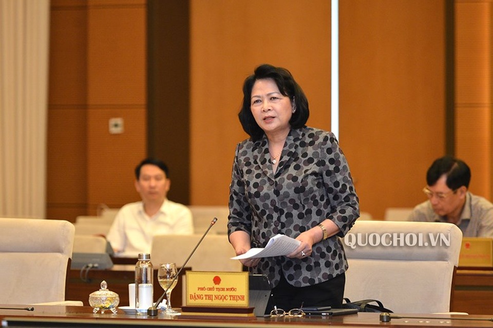 Đại biểu Quốc hội trưng ảnh phê Bộ Giao thông trả lời cử tri... lấy lệ - 3 Đại biểu Quốc hội trưng ảnh phê Bộ Giao thông trả lời cử tri... lấy lệ - 3