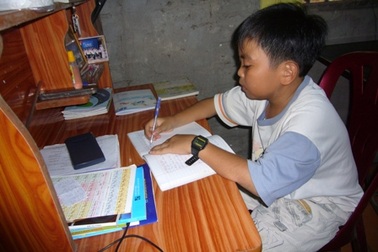 Nghị lực vượt khó học giỏi của “Huy lùn” 