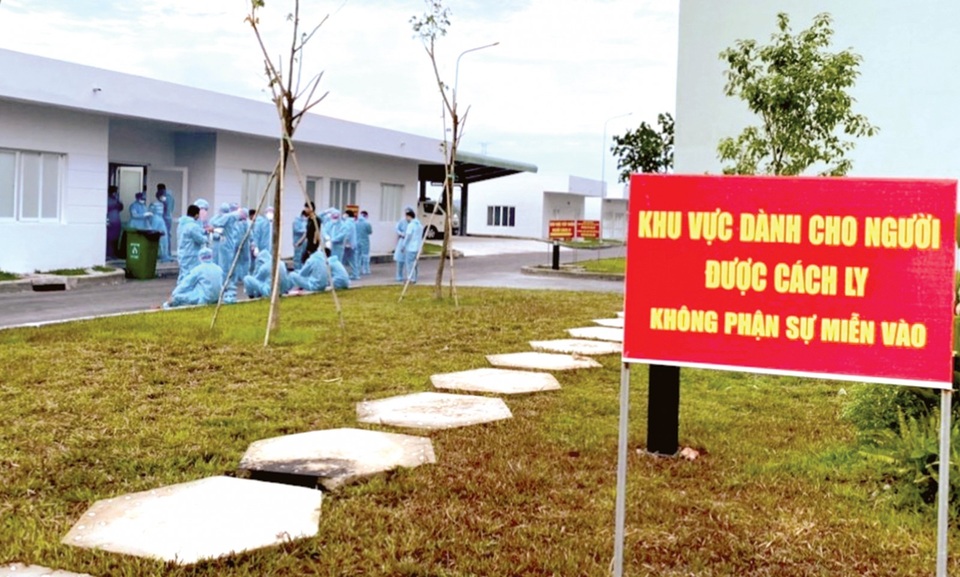 Một người Trung Quốc cưa song sắt cửa sổ trốn khỏi khu cách ly - 1 Một người Trung Quốc cưa song sắt cửa sổ trốn khỏi khu cách ly - 1