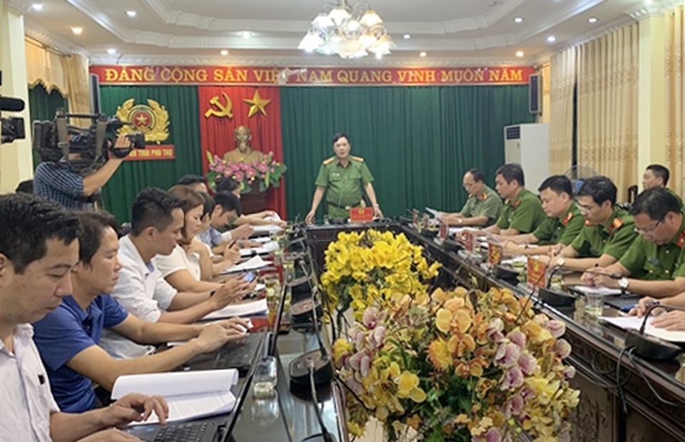 Giả danh nhân viên bưu điện thông báo nhận quà rồi… chiếm đoạt 30 tỷ đồng - 1 Giả danh nhân viên bưu điện thông báo nhận quà rồi… chiếm đoạt 30 tỷ đồng - 1