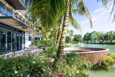 Đại gia Việt "bỏ phố, về quê", xây nhà bạc tỷ để hưởng thụ