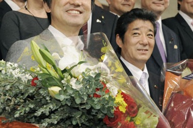 “Con trai găng-xtơ” đắc cử chức thị trưởng ở Nhật