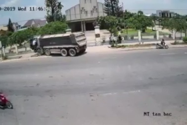 Vì sao không nên hơn thua với xe cỡ lớn?