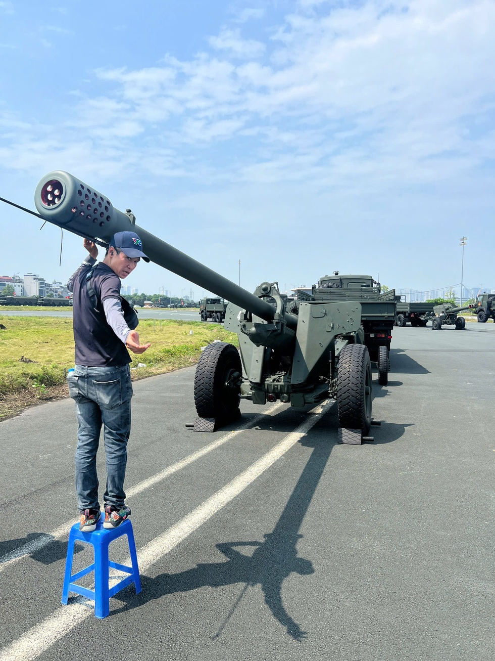 Đằng sau 12 giây tuyệt đối điện ảnh của Su-30MK2 trên trời Ba Đình A80 - 11 Đằng sau 12 giây tuyệt đối điện ảnh của Su-30MK2 trên trời Ba Đình A80 - 11