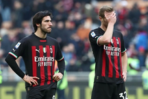 Thua thảm 2-5, AC Milan chạm cột mốc tệ hại nhất lịch sử