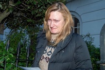 Cố vấn của Thủ tướng Anh từ chức trong nước mắt vì một câu nói đùa