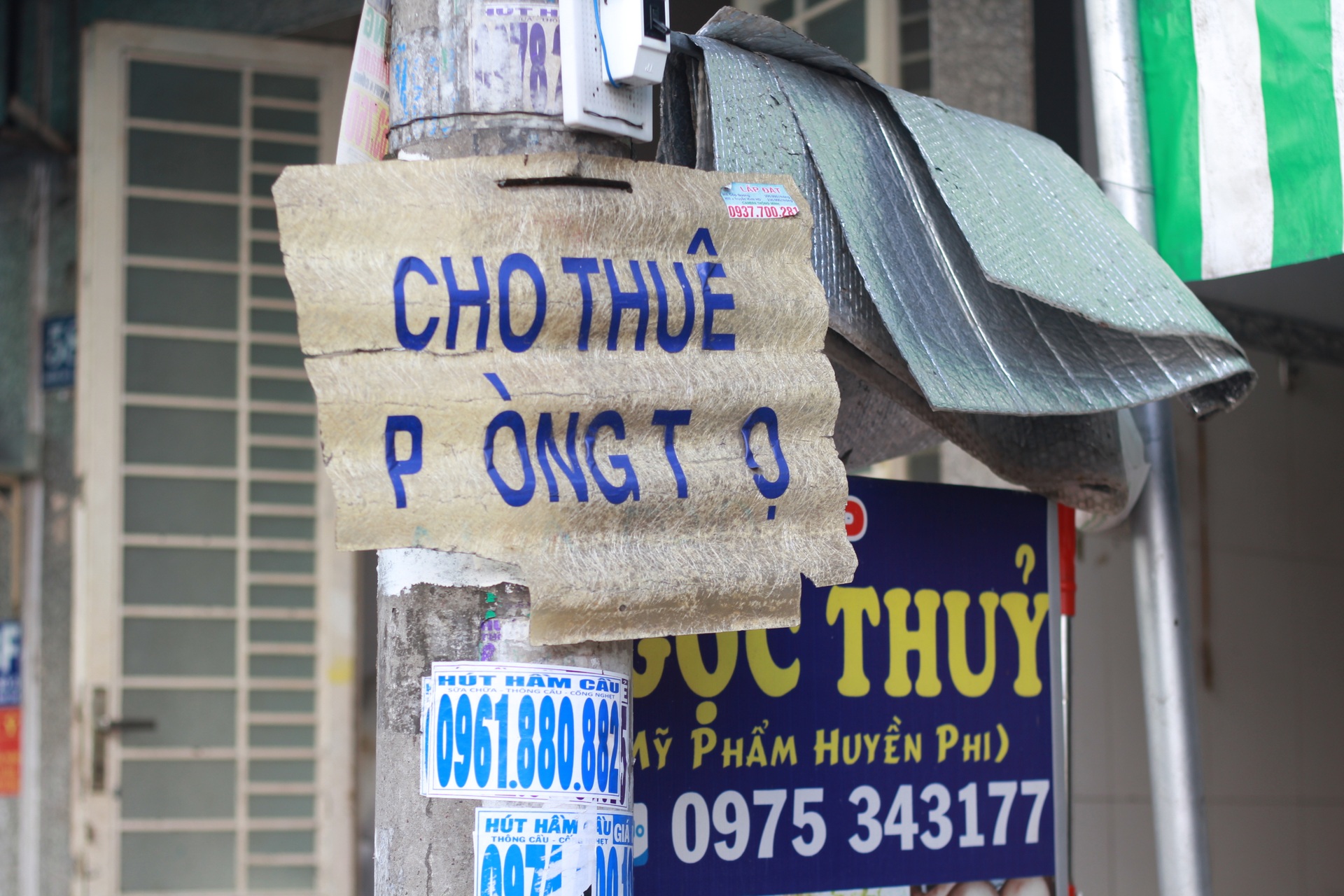 Công nhân bỏ phố về quê, chủ trọ khóc ròng, tiểu thương cũng sạt nghiệp - 12 Công nhân bỏ phố về quê, chủ trọ khóc ròng, tiểu thương cũng sạt nghiệp - 12