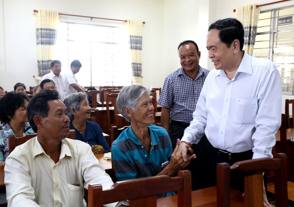 Chủ tịch UB Trung ương MTTQ tặng quà Tết gia đình chính sách - 1 Chủ tịch UB Trung ương MTTQ tặng quà Tết gia đình chính sách - 1