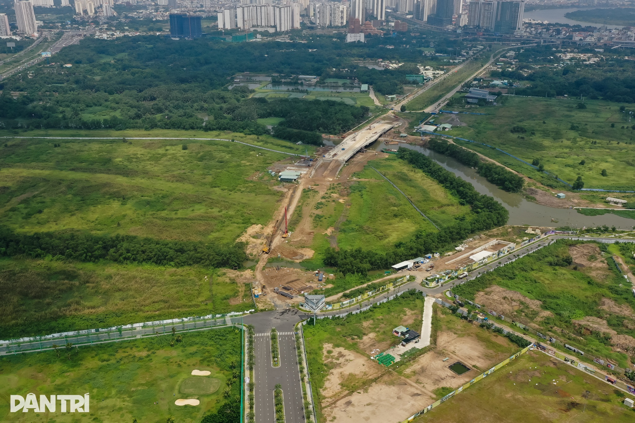 Tuyến đường kết nối khu Đông TPHCM thành hình sau 8 tháng thi công - 7