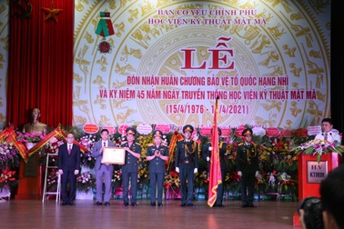 Học viện Kỹ thuật Mật mã nhận Huân chương Bảo vệ Tổ quốc hạng Nhì