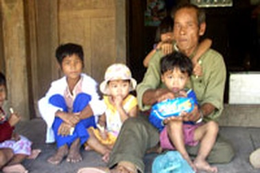 Người đàn ông cả đời chỉ nuôi con thiên hạ