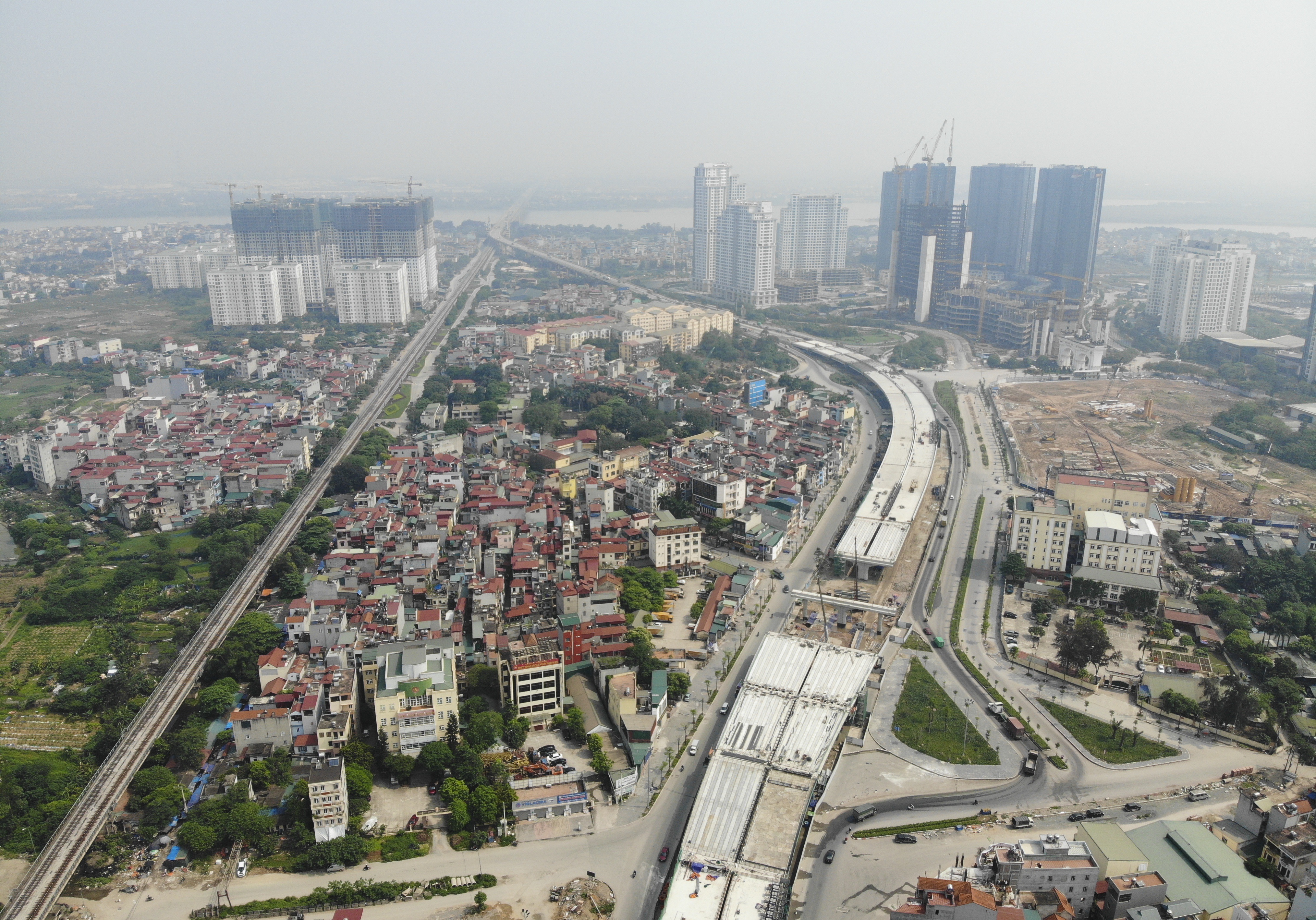 Hà Nội: Cầu cạn hơn 5.000 tỷ đồng gấp rút hoàn thành giữa mùa dịch Covid-19 - 1 Hà Nội: Cầu cạn hơn 5.000 tỷ đồng gấp rút hoàn thành giữa mùa dịch Covid-19 - 1