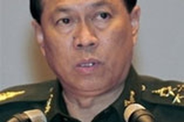 Tướng quân đội Thái Lan khuyên Thủ tướng từ chức