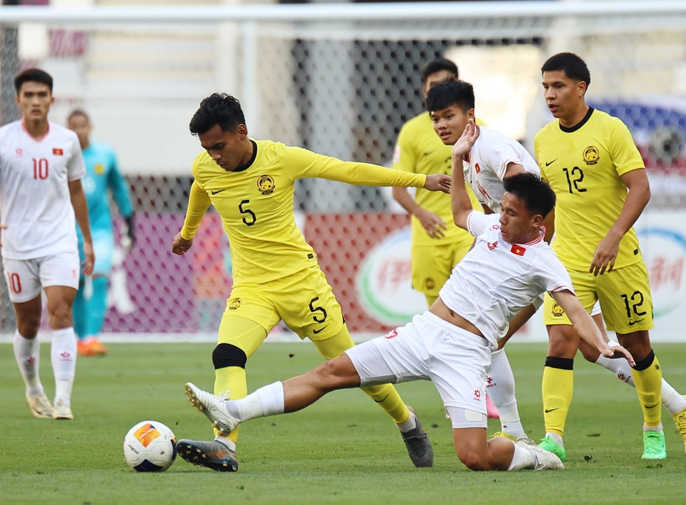 Bóng đá Việt Nam ở giai đoạn sa sút: Bước ngoặt đột phá tại AFF Cup - 4 Bóng đá Việt Nam ở giai đoạn sa sút: Bước ngoặt đột phá tại AFF Cup - 4