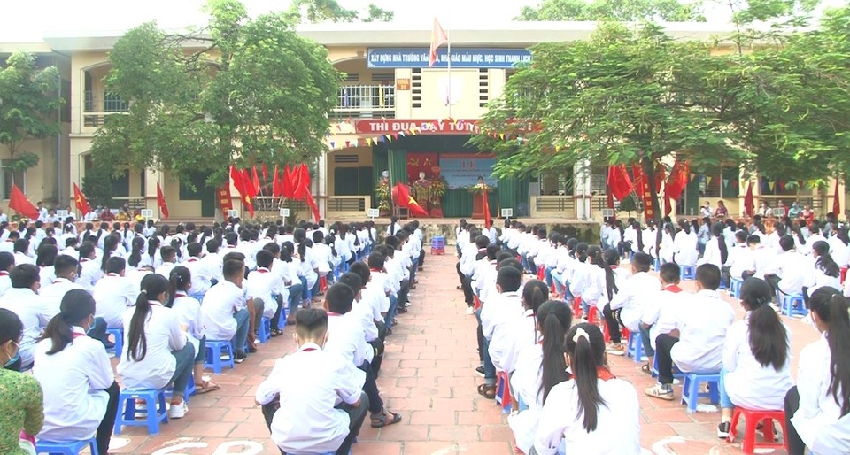 Hà Nội: Nữ sinh bị giật tóc, đấm đá hội đồng vì tin nhắn trên Facebook - 1 Hà Nội: Nữ sinh bị giật tóc, đấm đá hội đồng vì tin nhắn trên Facebook - 1