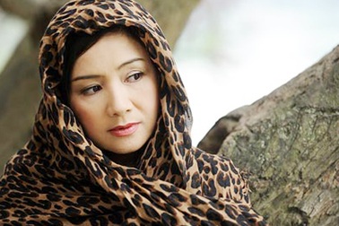 NSƯT Thu Hà “giải trình” về những màn hút thuốc trong vở Cát bụi