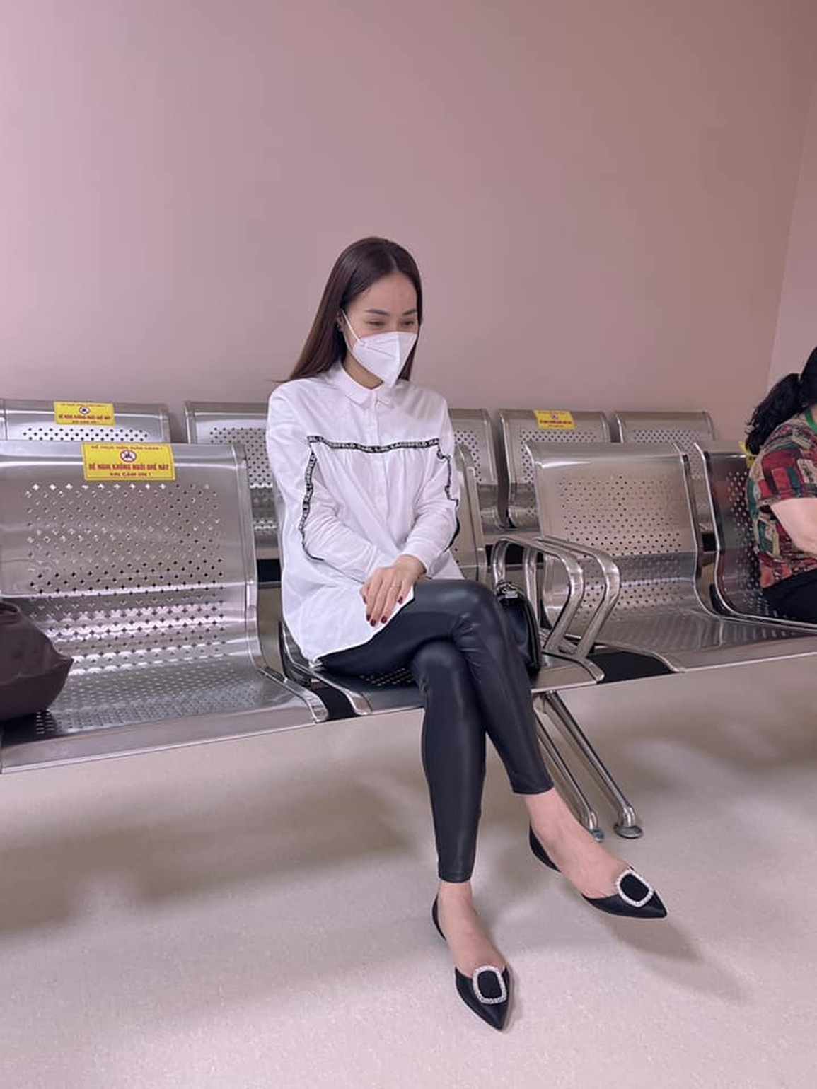 Vợ NSND Công Lý: Tôi đi chăm chồng bị hỏi trẻ thế đã làm giúp việc - 2 Vợ NSND Công Lý: Tôi đi chăm chồng bị hỏi trẻ thế đã làm giúp việc - 2