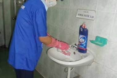 Chia sẻ nỗi lo của mẹ về vệ sinh trường học