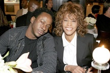 4 tháng sau cái chết của Whitney Houston, chồng cũ lấy vợ 