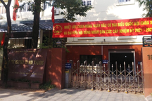 Nhiều người dân Hà Nội bất ngờ được yêu cầu mang sổ đỏ đi tích hợp VNeID