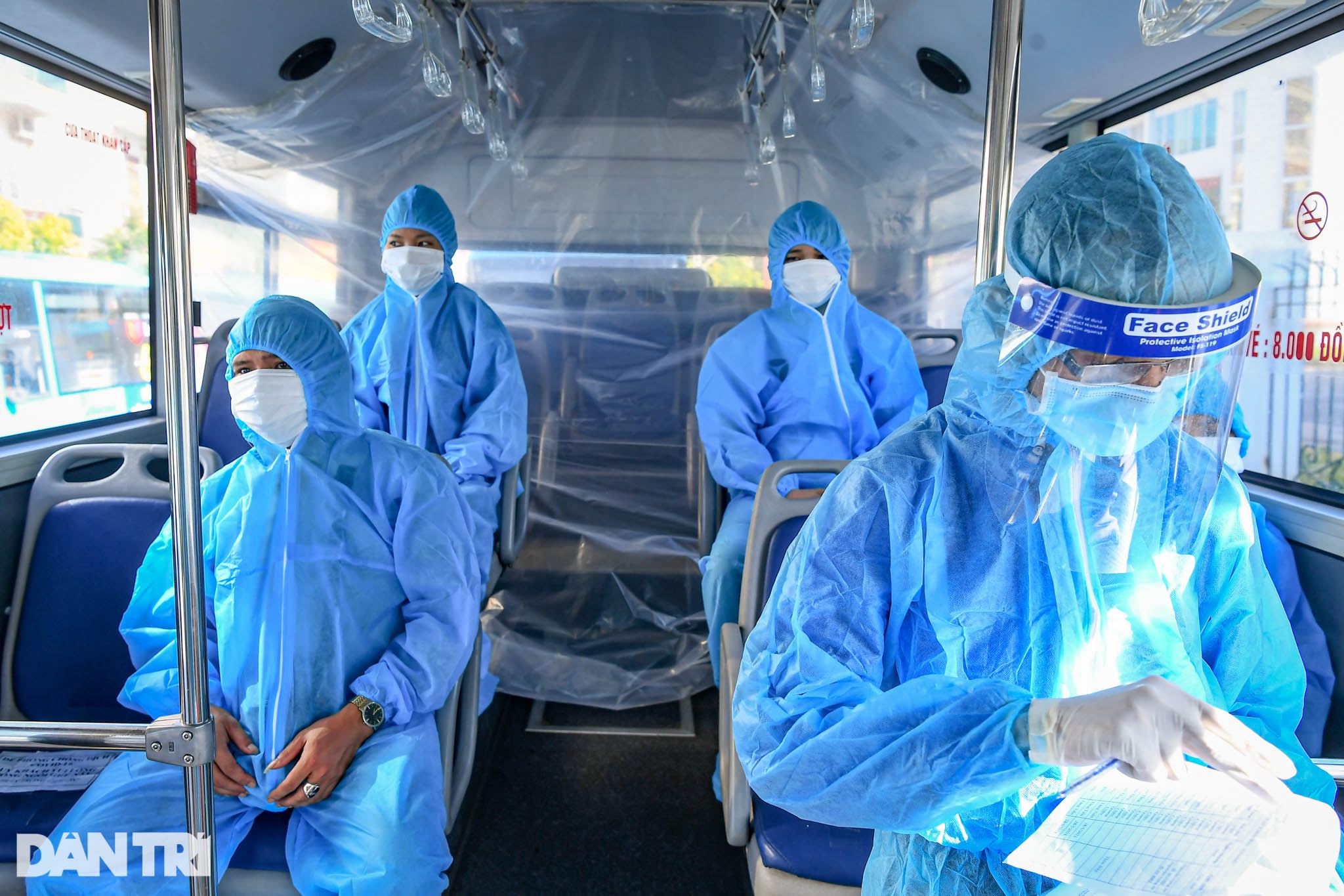 Quy trình nghiêm ngặt đón 300 lao động tại tâm dịch Bắc Giang về Hà Nội - 20 Quy trình nghiêm ngặt đón 300 lao động tại tâm dịch Bắc Giang về Hà Nội - 20