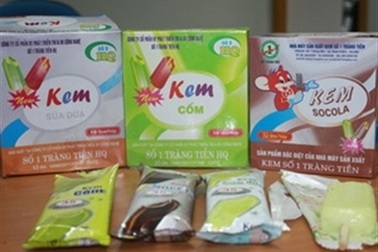 Phát hiện một cơ sở chế biến kem Tràng Tiền “nhái”