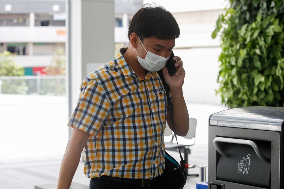 Ngồi tù 6 tuần vì trốn cách ly, tự ý ra ngoài ăn canh sườn hầm - 1 Ngồi tù 6 tuần vì trốn cách ly, tự ý ra ngoài ăn canh sườn hầm - 1