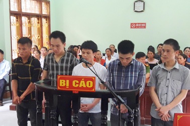 Nhóm trộm tài sản “cõng” một lúc 4 tội danh