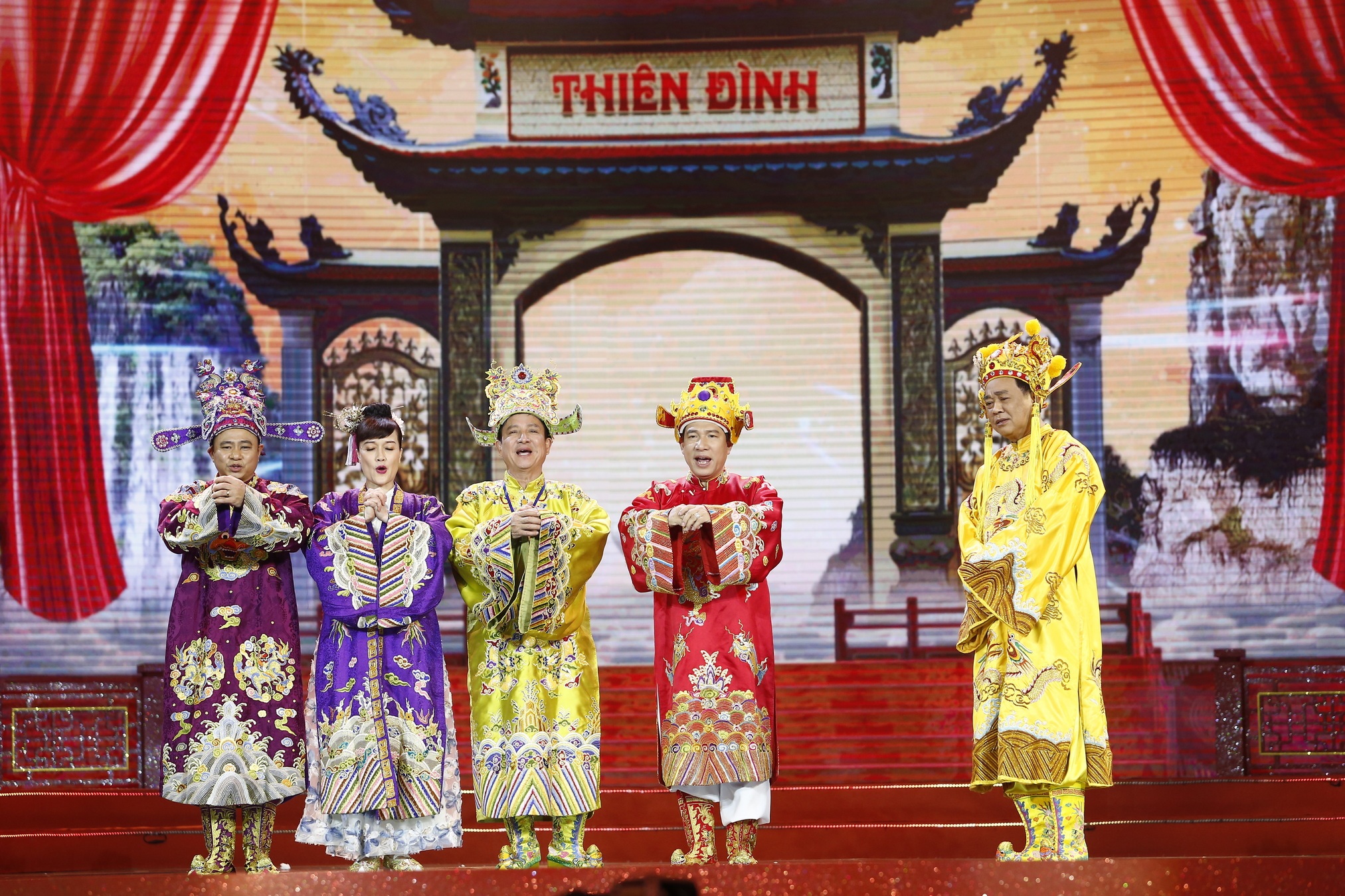 "Táo quân 2025" Nóng chủ đề sáp nhập, tinh gọn, dàn Táo cũ trở lại gây sốt Báo Dân trí