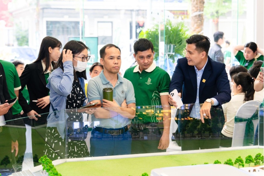 Thanh toán từ 318 triệu đồng sở hữu căn hộ 75m2 tại khu Đông TPHCM - 1 Thanh toán từ 318 triệu đồng sở hữu căn hộ 75m2 tại khu Đông TPHCM - 1