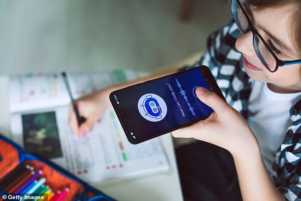 Bộ trưởng Công nghệ Anh: Đừng lo, hãy cứ để học sinh cùng AI làm bài tập - 3 Bộ trưởng Công nghệ Anh: Đừng lo, hãy cứ để học sinh cùng AI làm bài tập - 3
