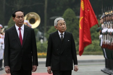 Chủ tịch nước đón Nhà vua Nhật Bản và Hoàng hậu