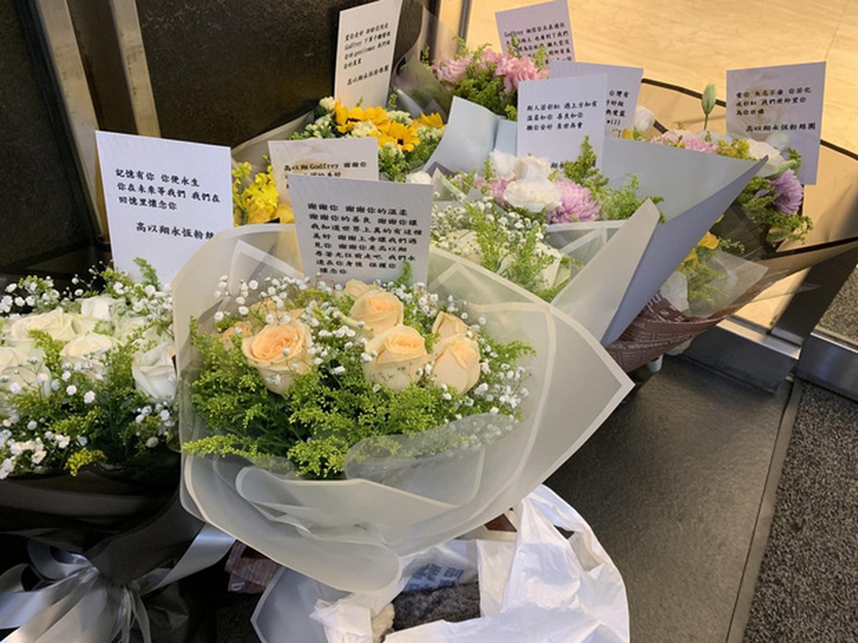 Bạn gái Cao Dĩ Tường lần đầu xuất hiện, đưa thi thể nam tài tử về Đài Loan - 8 Bạn gái Cao Dĩ Tường lần đầu xuất hiện, đưa thi thể nam tài tử về Đài Loan - 8