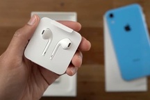 Không chỉ iPhone 12, iPhone đời cũ cũng bị Apple cắt giảm sạc và tai nghe