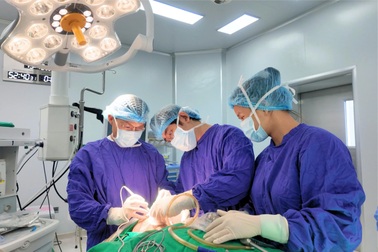 Vinmec Nha Trang phẫu thuật ung thư tuyến giáp không để lại sẹo, giữ trọn giọng nói