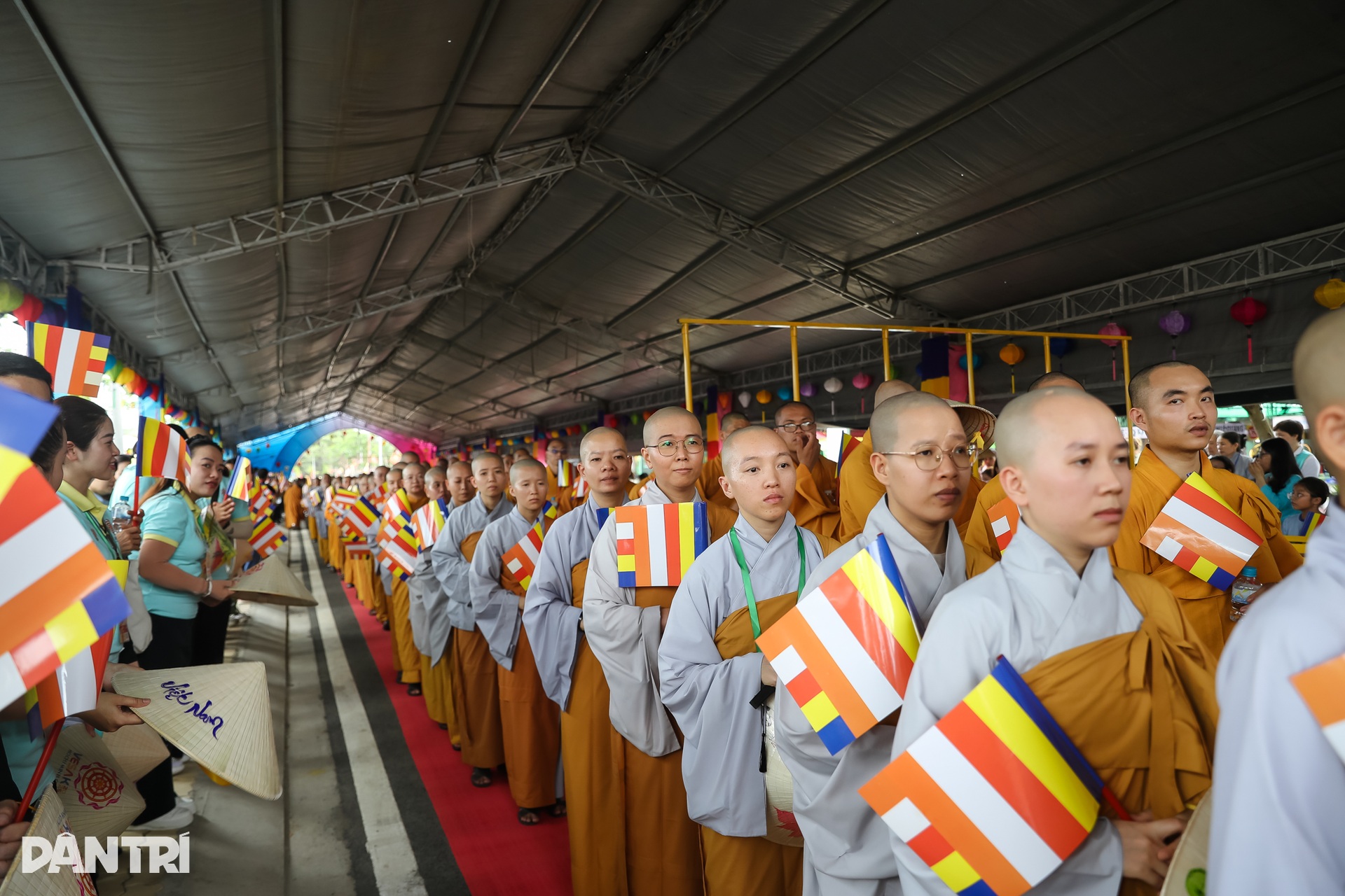 Xá lợi Đức Phật Thích Ca Mâu Ni được rước về Việt Nam - 11 Xá lợi Đức Phật Thích Ca Mâu Ni được rước về Việt Nam - 11