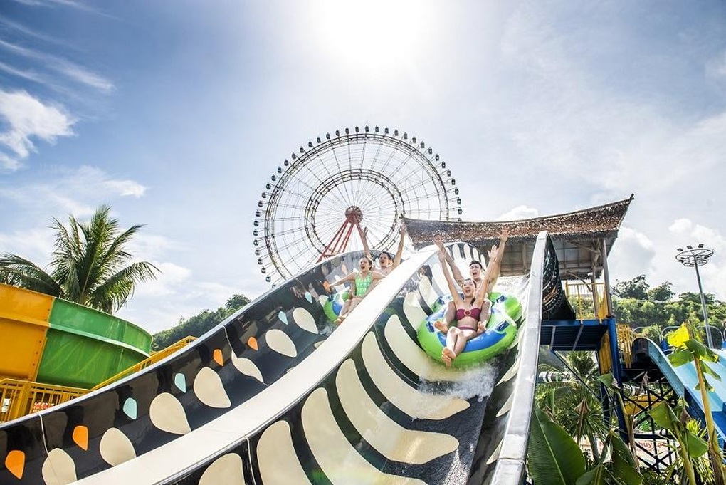 Công viên nước tại VinWonders Nha Trang xác lập kỷ lục châu Á - 3 Công viên nước tại VinWonders Nha Trang xác lập kỷ lục châu Á - 3